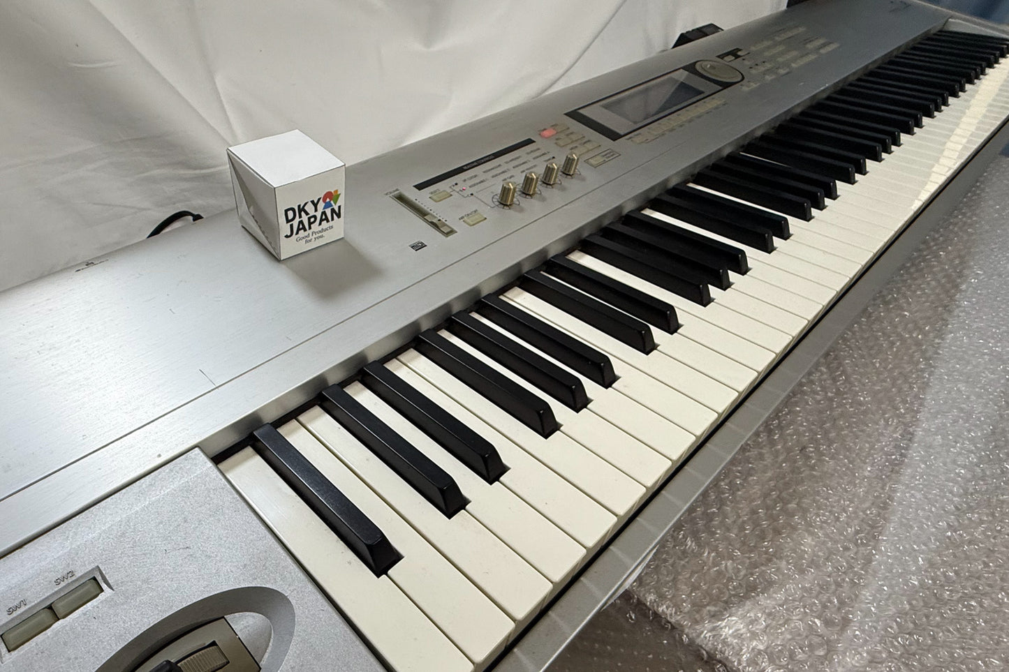 Korg TRITON Le 88 Music Workstation Keyboard w/Adapter Memory Card Used From Japan #1640