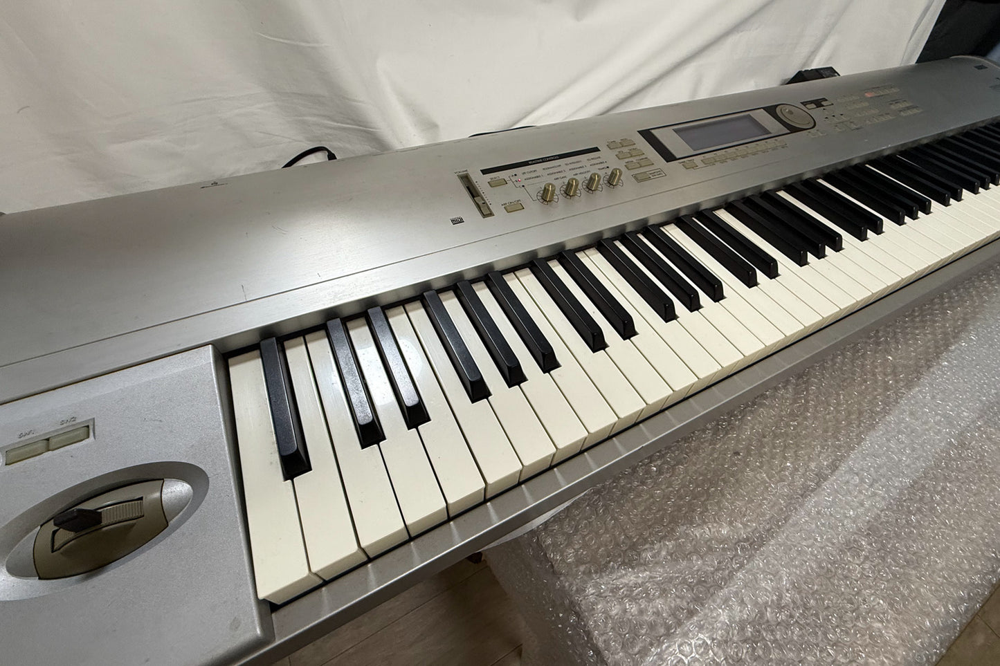 Korg TRITON Le 88 Music Workstation Keyboard w/Adapter Memory Card Used From Japan #1640
