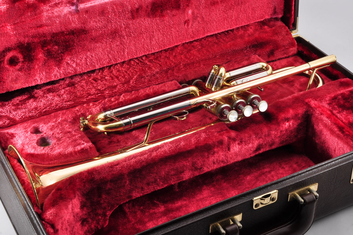 Yamaha YTR-800G Trumpet Bb Musical instrument w/Hardcase Gold Brass Used From Japan #202333