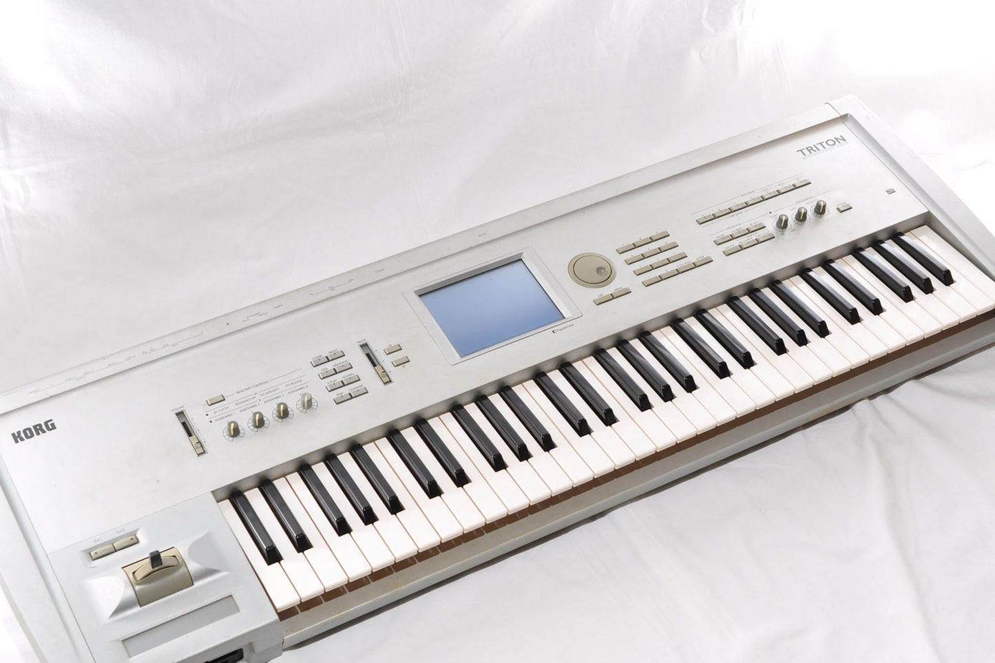 Korg TRITON 61Key Synthesizer Workstation Keyboard w/Case Tested Working Used From Japan #044016
