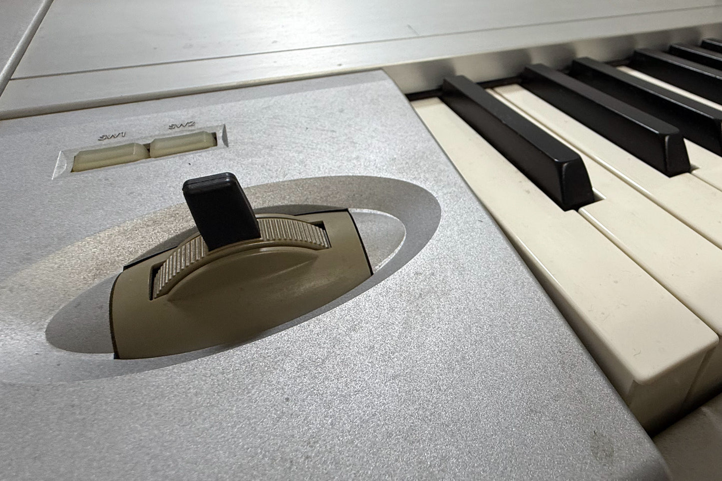 Korg TRITON Le 88 Music Workstation Keyboard w/Adapter Memory Card Used From Japan #1640