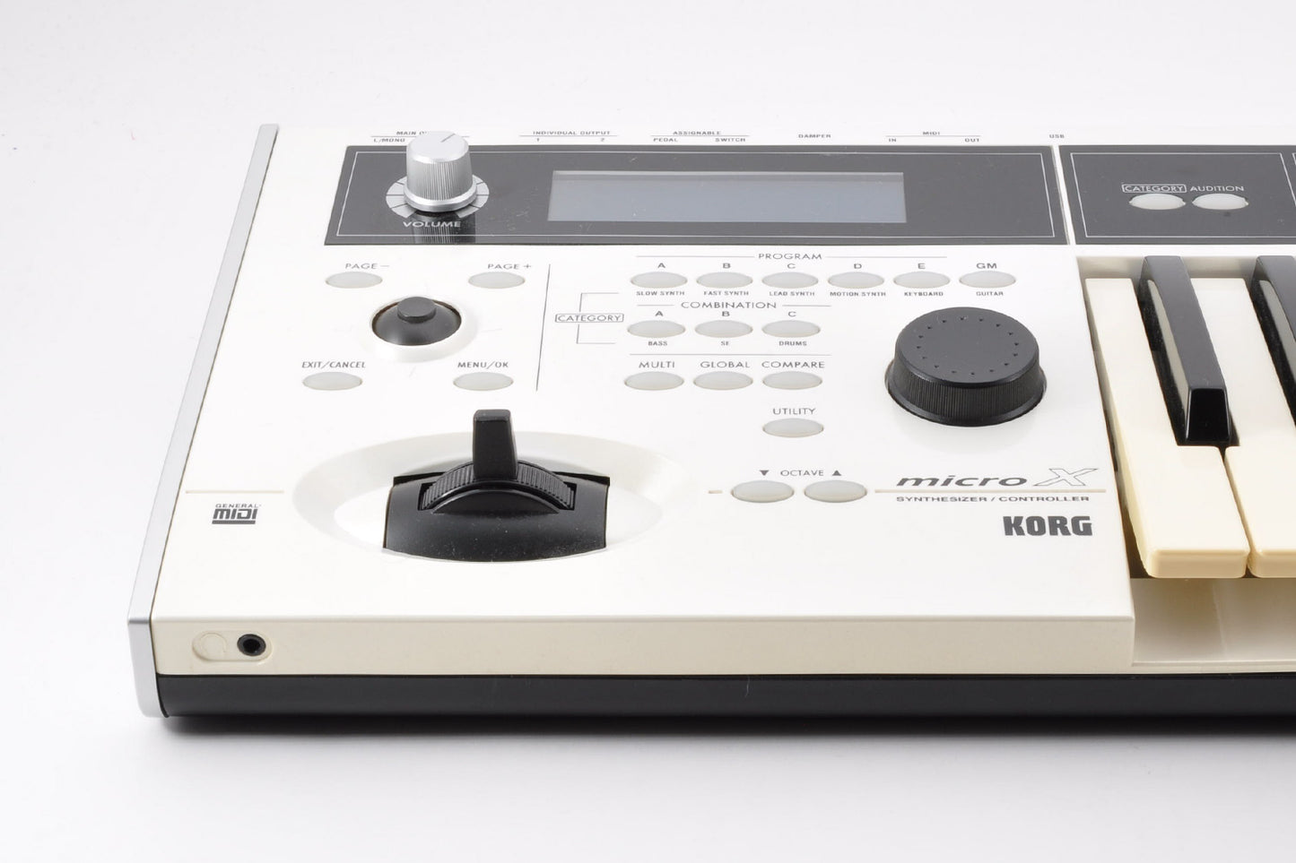 Korg MICRO X Synthesizer White Model w/Hardcase & USBcable Used From Japan #1928