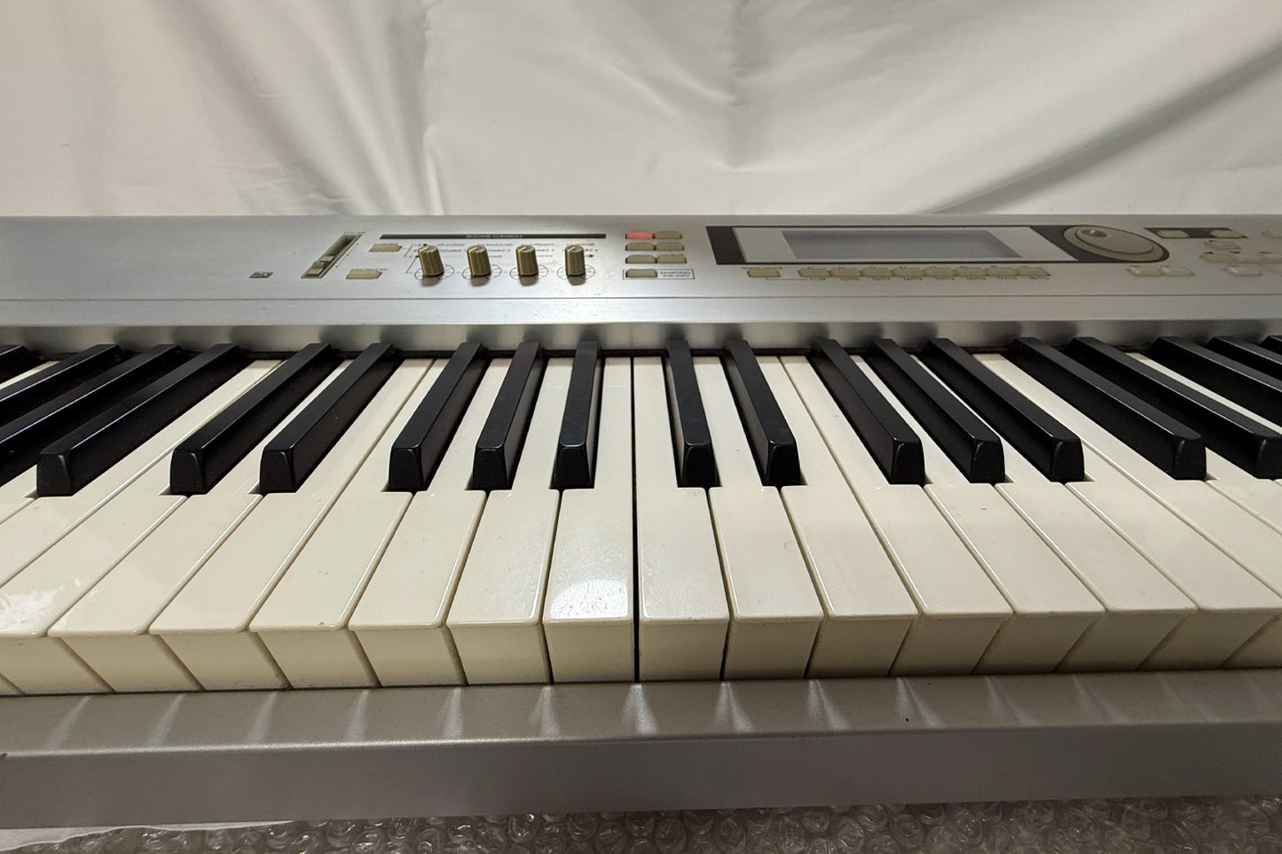 Korg TRITON Le 88 Music Workstation Keyboard w/Adapter Memory Card Used From Japan #1640