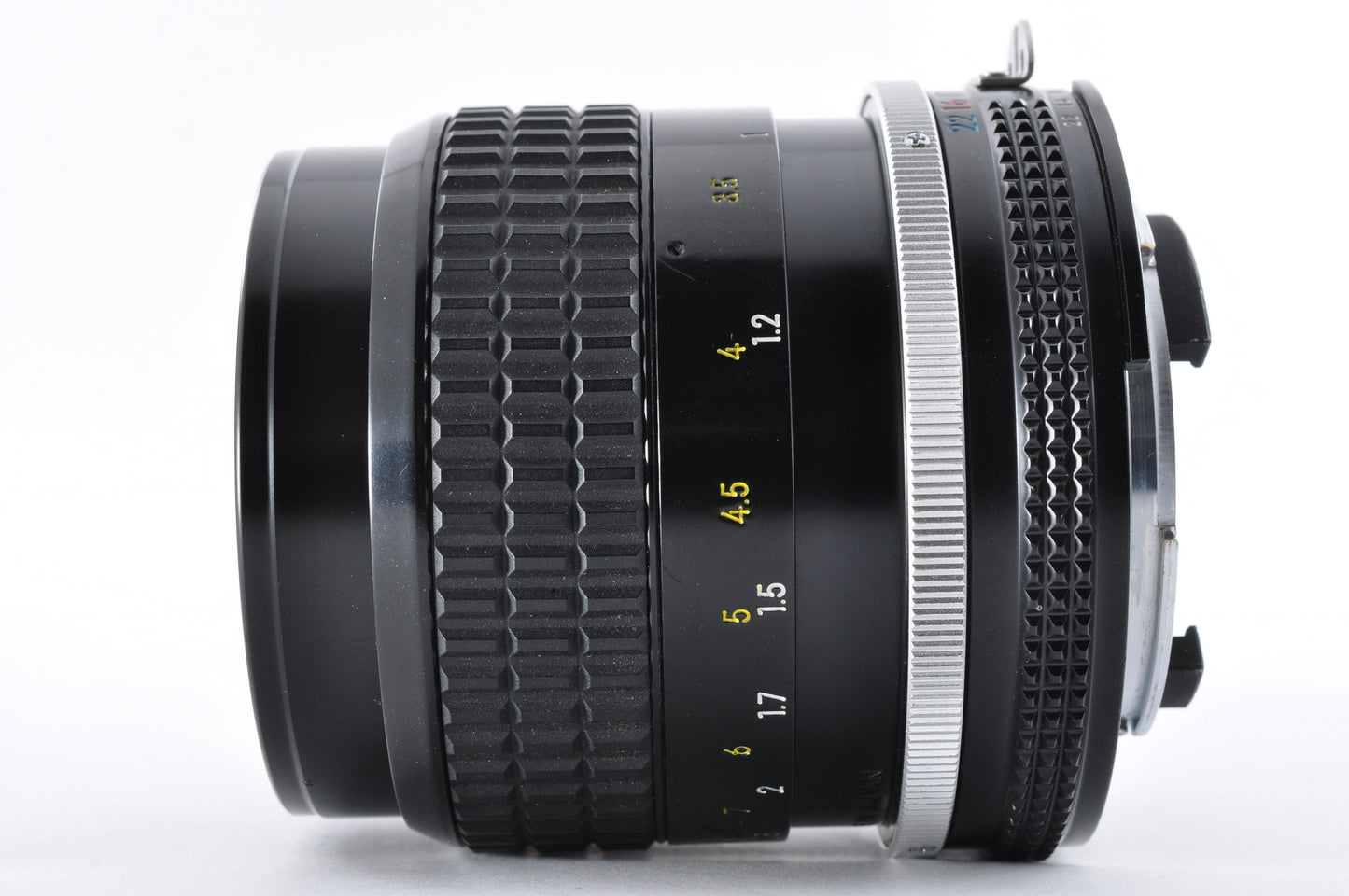 Nikon Ai Nikkor 85mm f/2 Maintained MF Portrait Prime Lens w/Hood From Japan #252412
