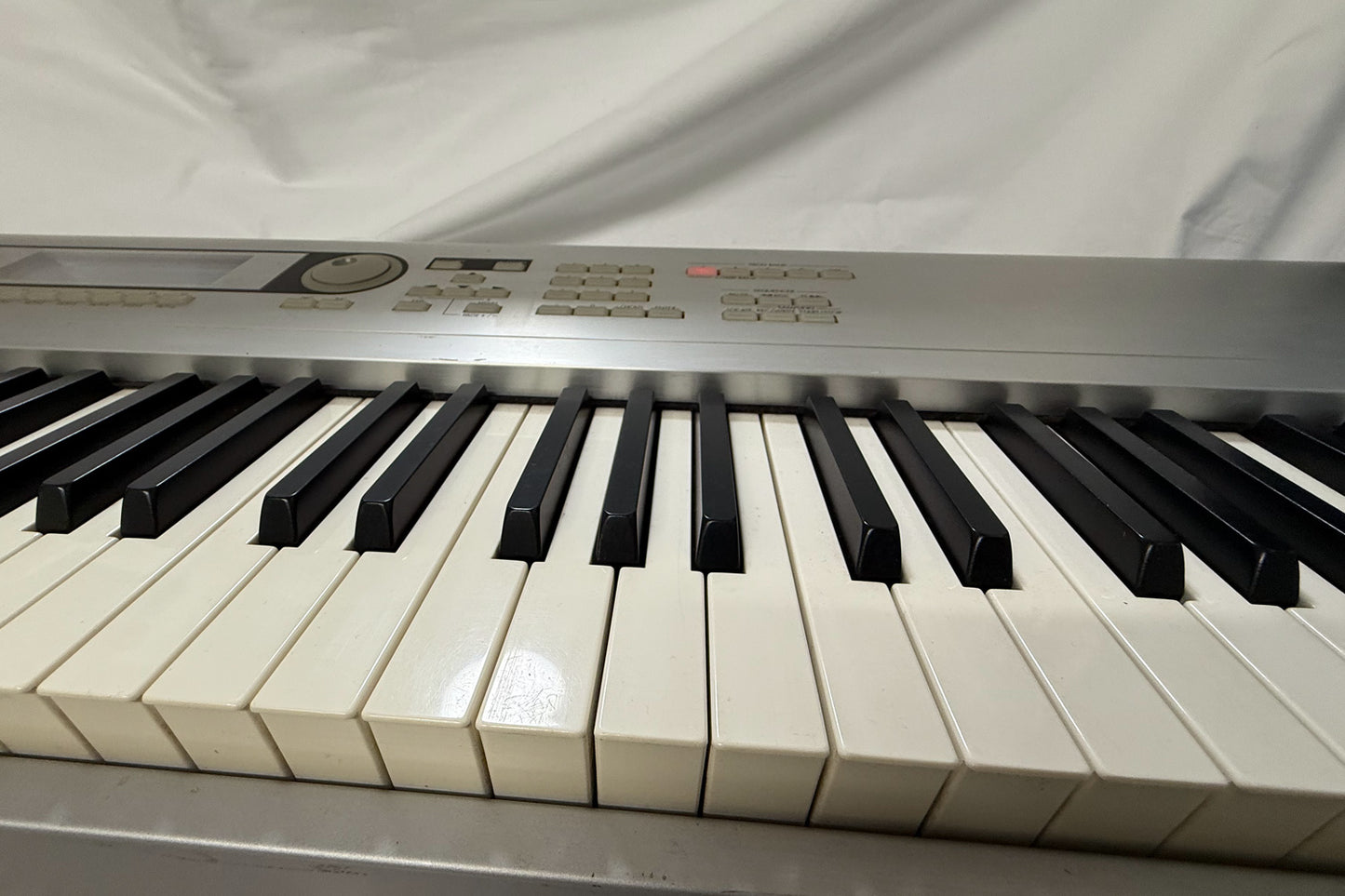Korg TRITON Le 88 Music Workstation Keyboard w/Adapter Memory Card Used From Japan #1640