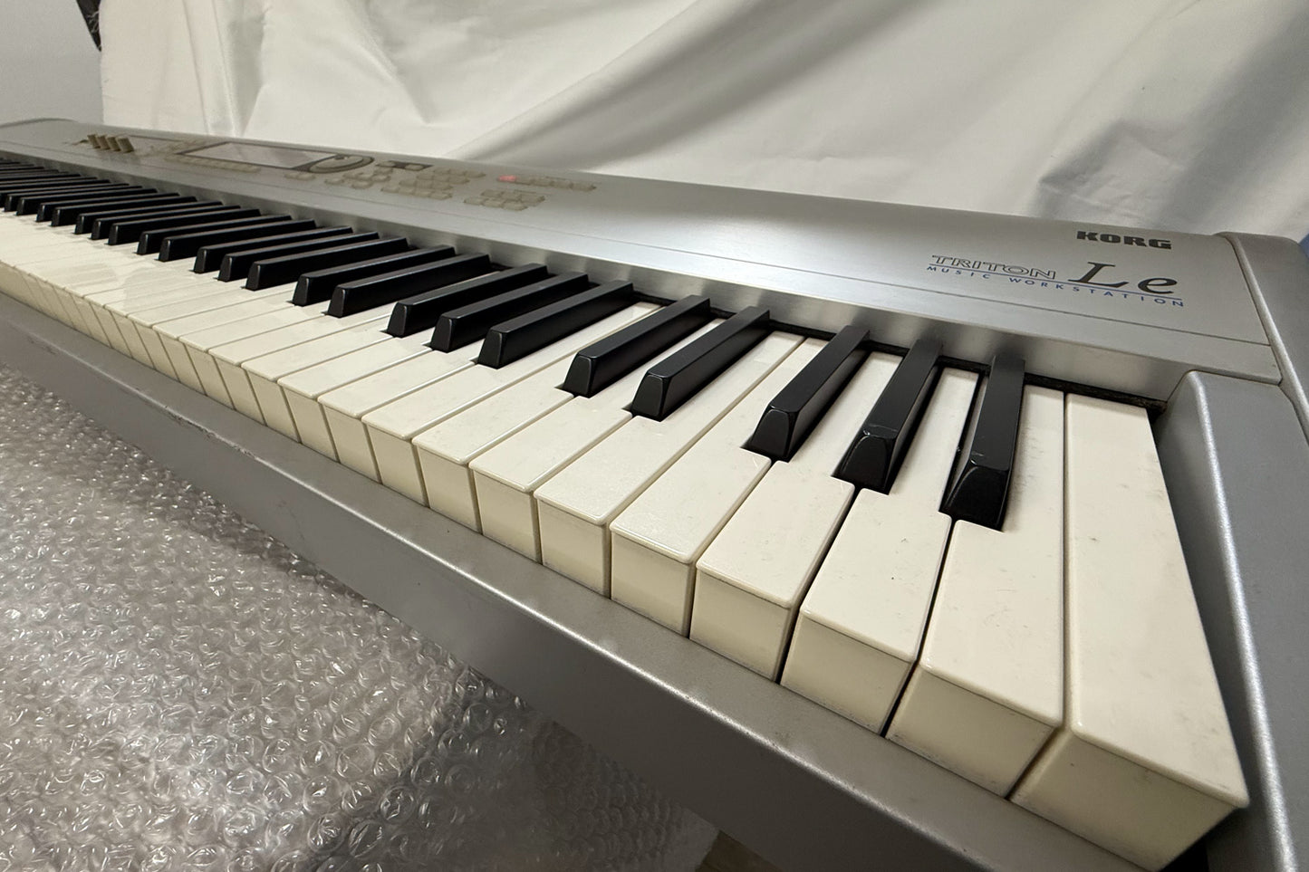 Korg TRITON Le 88 Music Workstation Keyboard w/Adapter Memory Card Used From Japan #1640