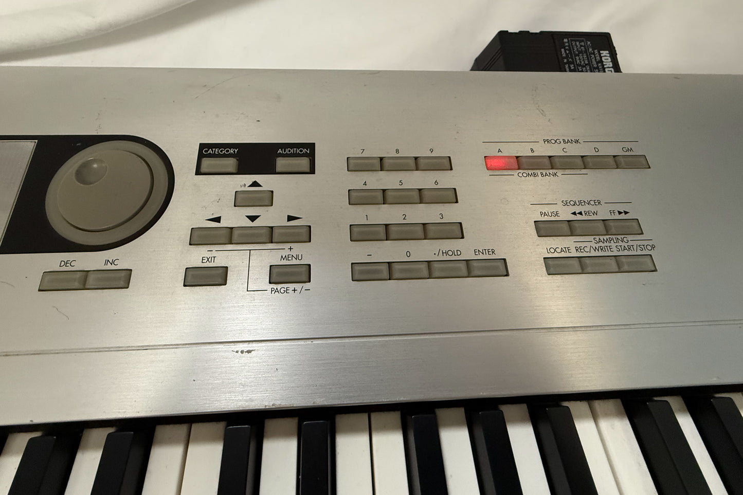 Korg TRITON Le 88 Music Workstation Keyboard w/Adapter Memory Card Used From Japan #1640