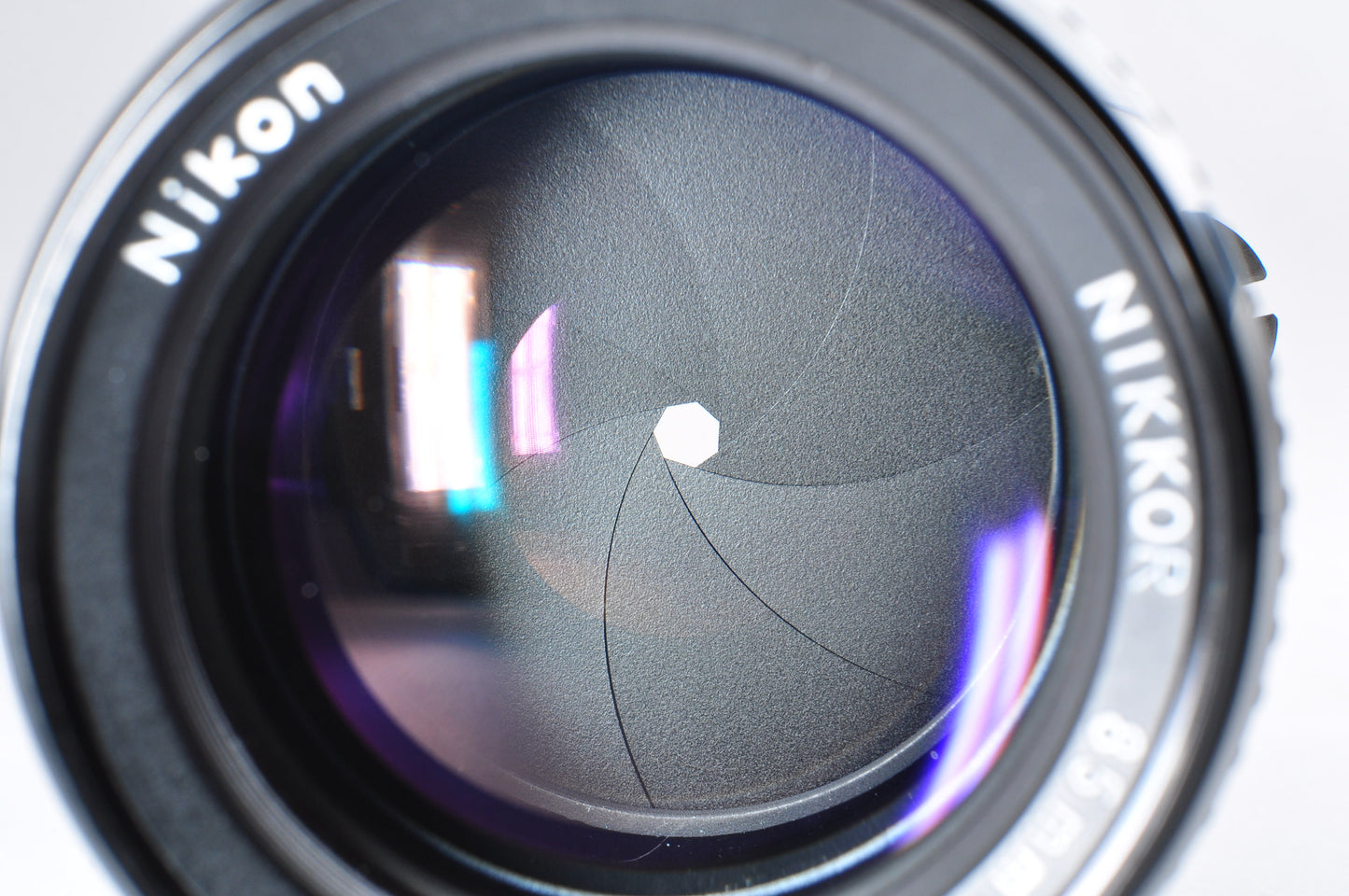Nikon Ai Nikkor 85mm f/2 Maintained MF Portrait Prime Lens w/Hood From Japan #252412