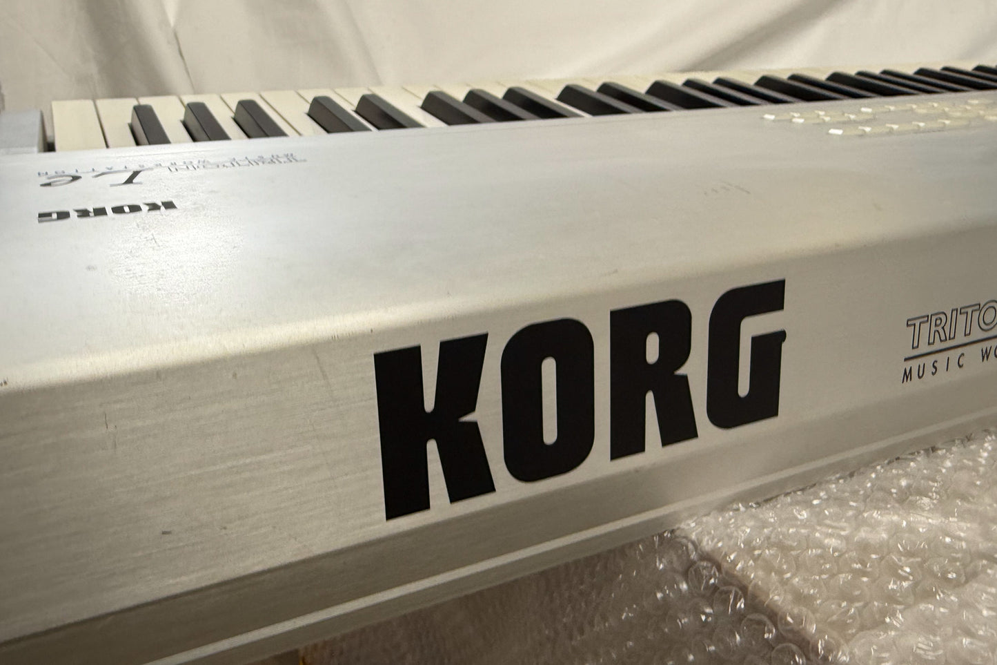 Korg TRITON Le 88 Music Workstation Keyboard w/Adapter Memory Card Used From Japan #1640