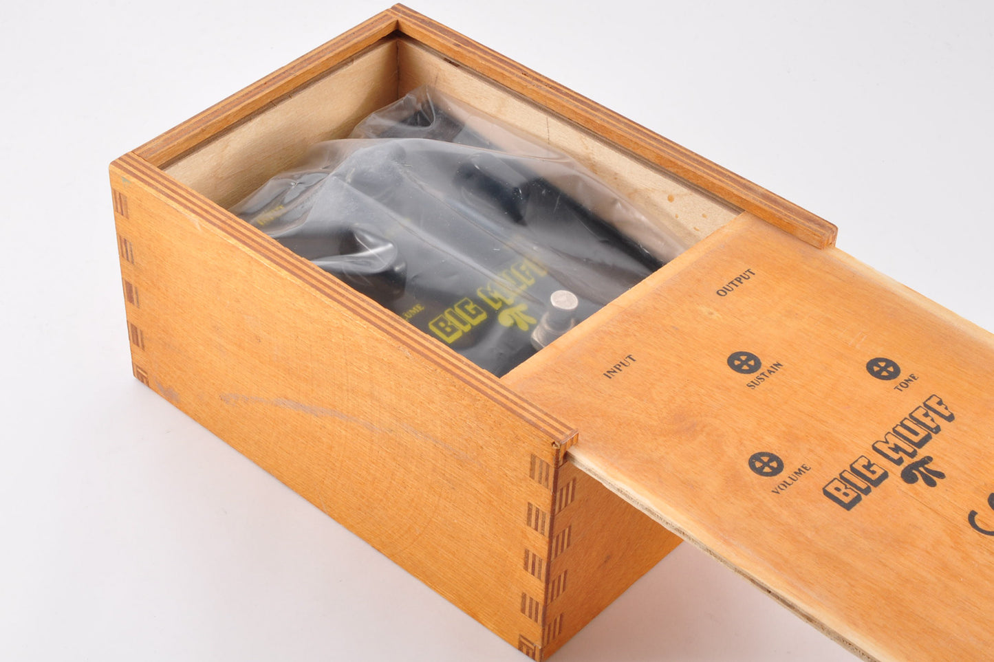 Electro Harmonix Russian Big Muff Black Guitar Fuzz Pedal 1999 w/Wood Box Used From Japan