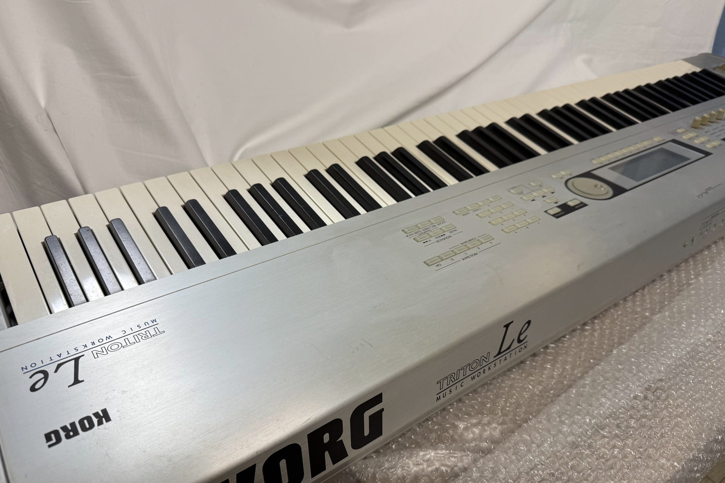 Korg TRITON Le 88 Music Workstation Keyboard w/Adapter Memory Card Used From Japan #1640