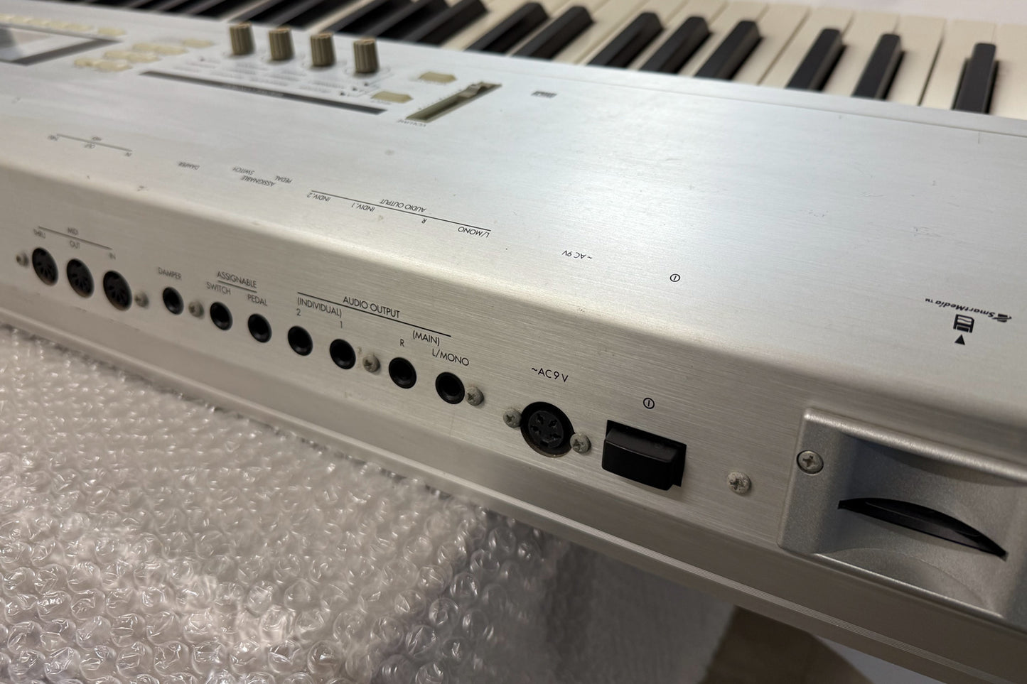 Korg TRITON Le 88 Music Workstation Keyboard w/Adapter Memory Card Used From Japan #1640
