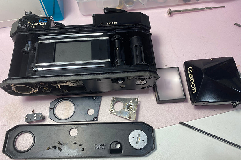 Canon F-1 Early model Maintained Meter Works SLR 35mm Film Camera From Japan #221196