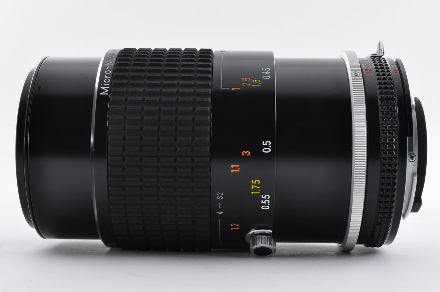 Nikon Ai-S Micro NIKKOR 105mm F2.8 MF Medium telephoto Prime Lens Mint From Japan #258358
