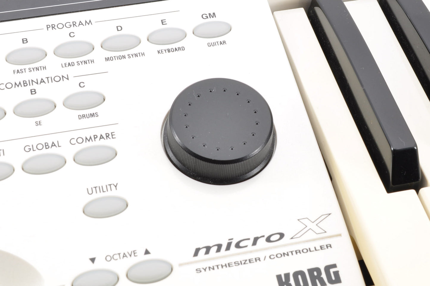 Korg MICRO X Synthesizer White Model w/Hardcase & USBcable Used From Japan #1928