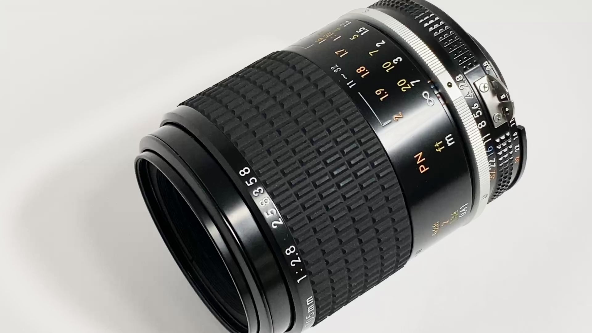Nikon Ai-S Micro NIKKOR 105mm F2.8 MF Medium telephoto Prime